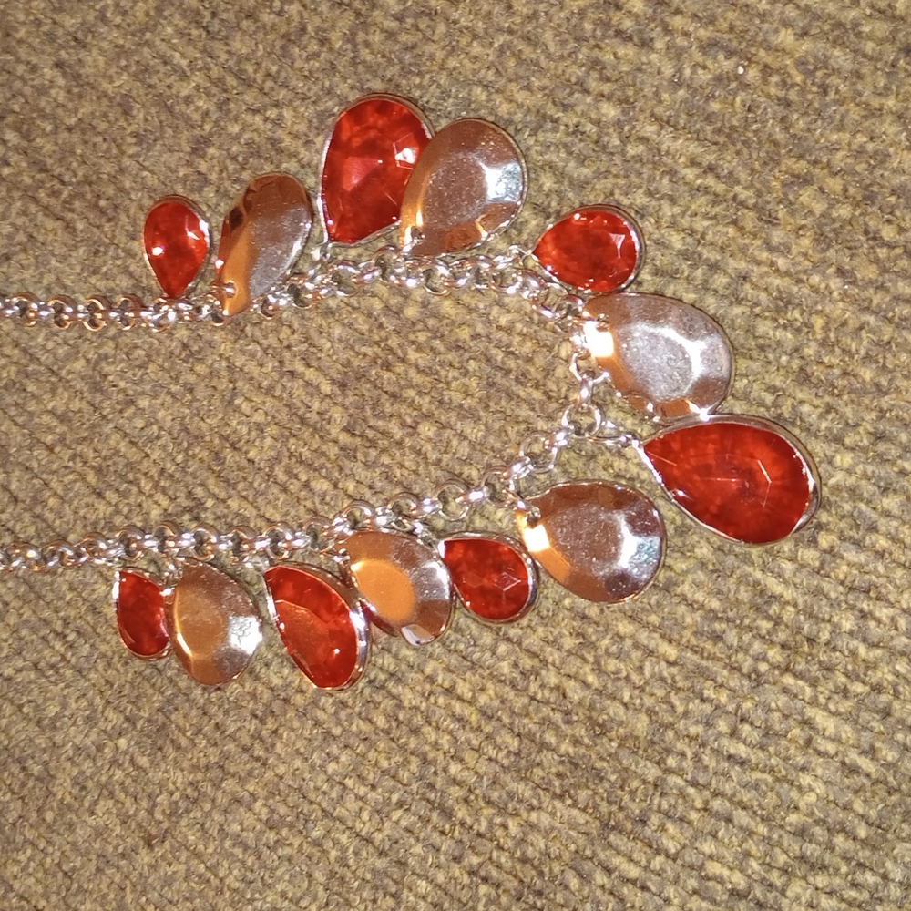 Red necklace understatement beautiful reflective red and silver necklace and sét